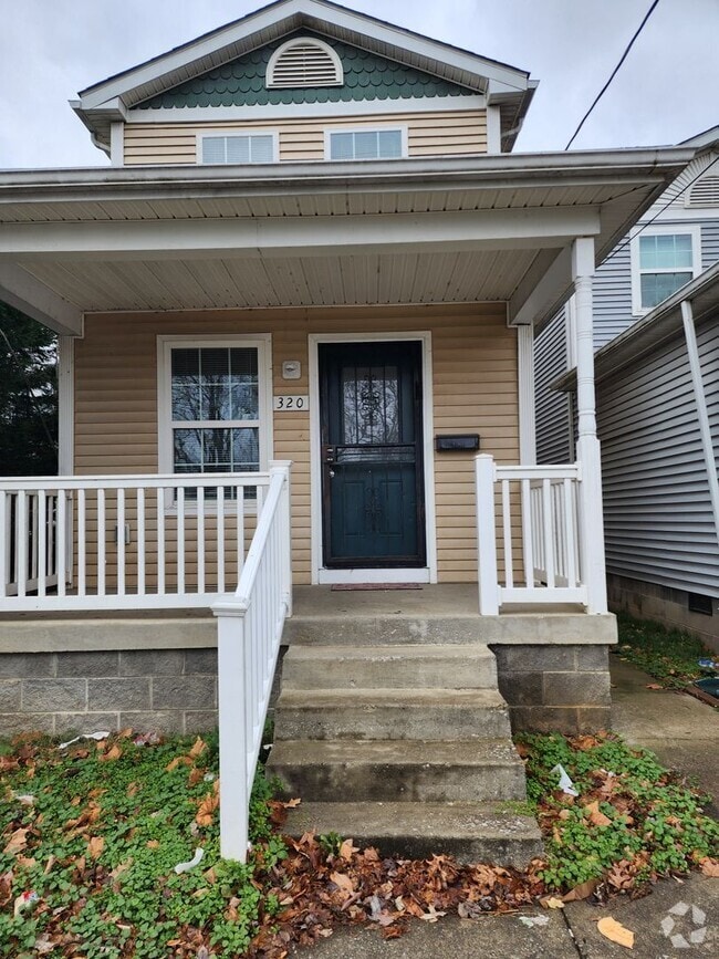 Building Photo - 4BR/ 1.5 bath House