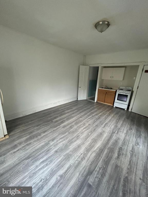Building Photo - 4635 Leiper St Unit 3 Rental