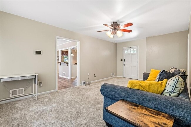 Photo - 824 Hickory Ridge Rd SW