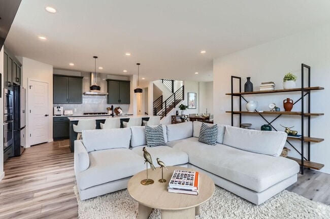 Building Photo - Stylish 4BDR Home with Office in Louisville