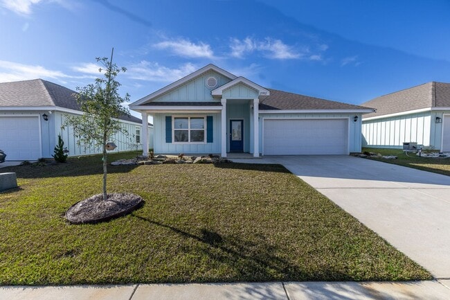Photo - 1 Month FREE with 13 month lease!!!!     4 Bedroom 2 Bath Home in Roberts Cove Community in Foley