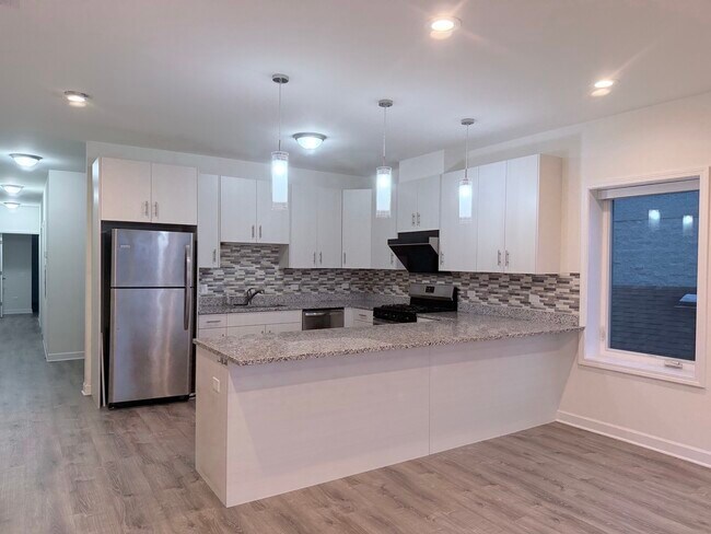 3220 S Ashland Ave