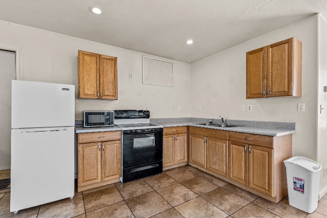 Photo - 1378 E Hatcher Dr Unit STUDIO