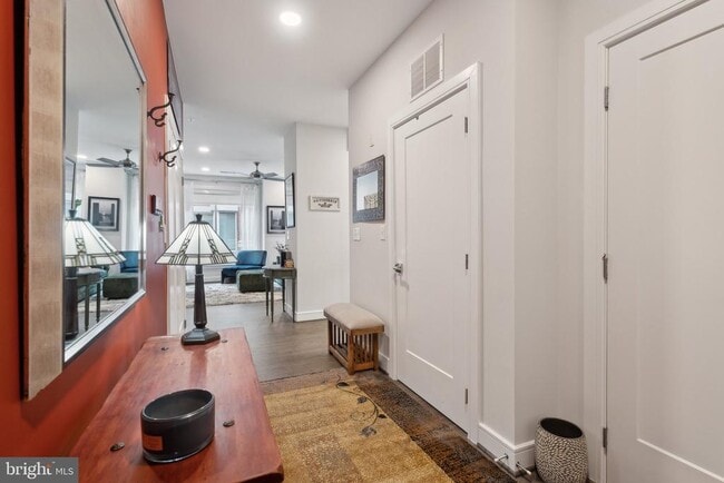 Photo - 625 Slaters Ln Unit 201