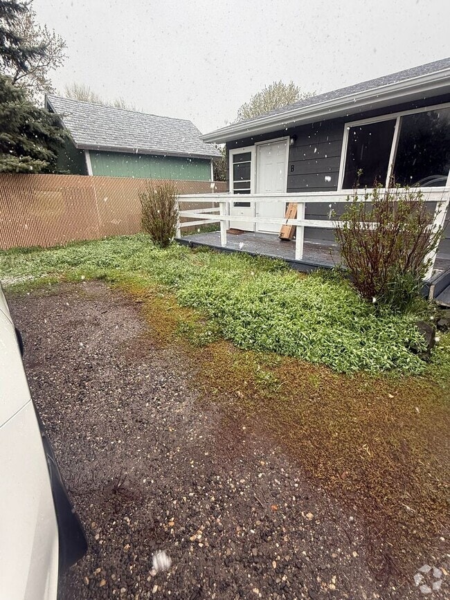 Building Photo - 616.5 N M St Unit #B Rental