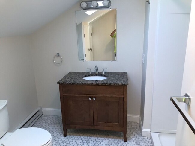 90 Sutton St Unit 3rd