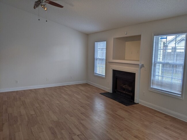 Photo - Escoba Bay Neighborhood 3 Bedroom Home