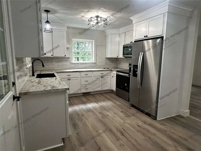 Photo - 107 Ledbetter Ln