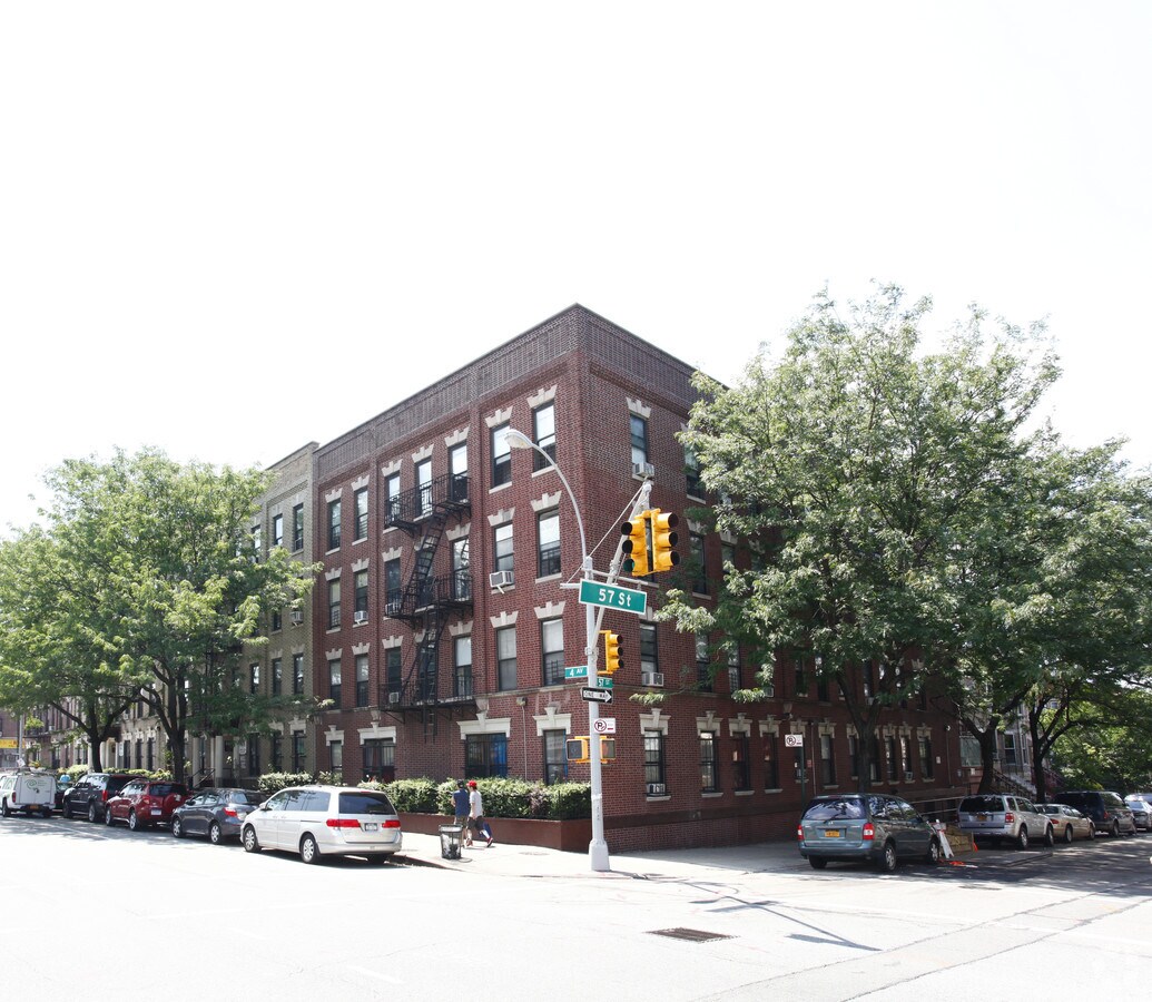 Photo - Sunset Park Apartments