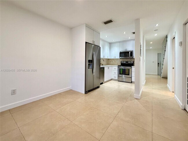 Photo - 8340 NW 8th St