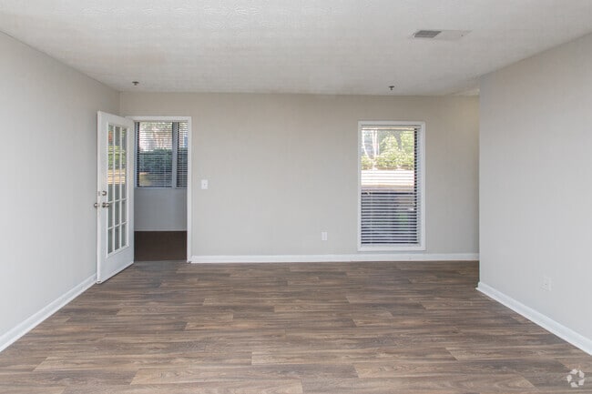 2BR, 2BA - 1228SF