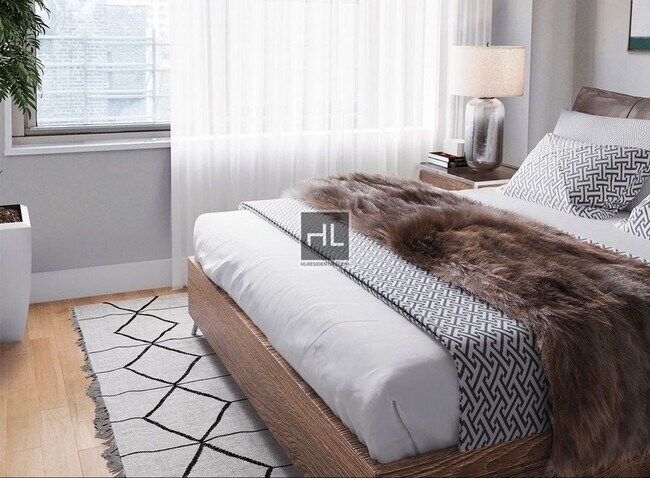 TRUE 3 Bed 2 bath with Balcony / Washer and dryer /Doorman