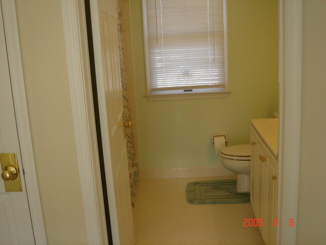 Full Bathroom - 743 Mill Rd Unit #A
