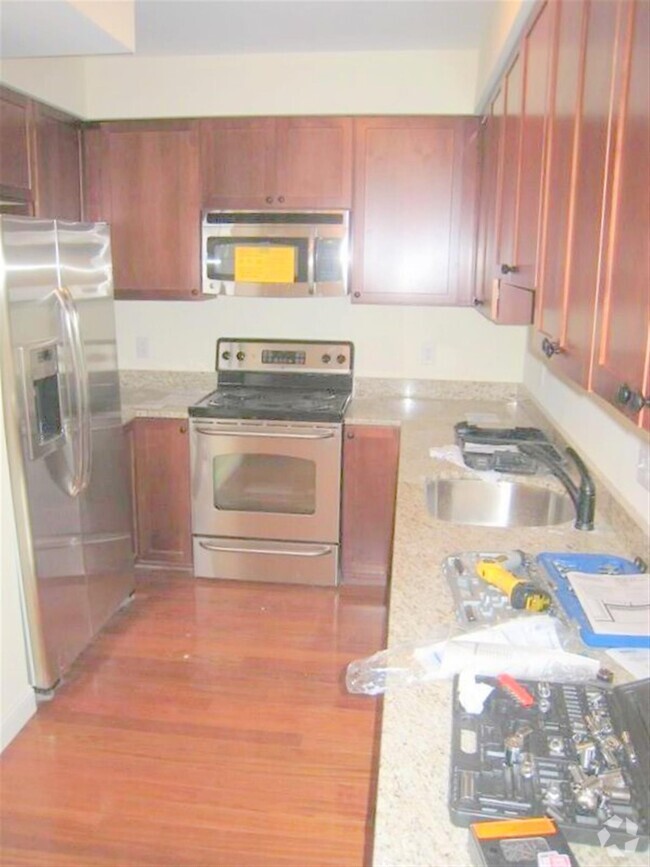 Building Photo - 43 Pitman St Unit 202 Rental