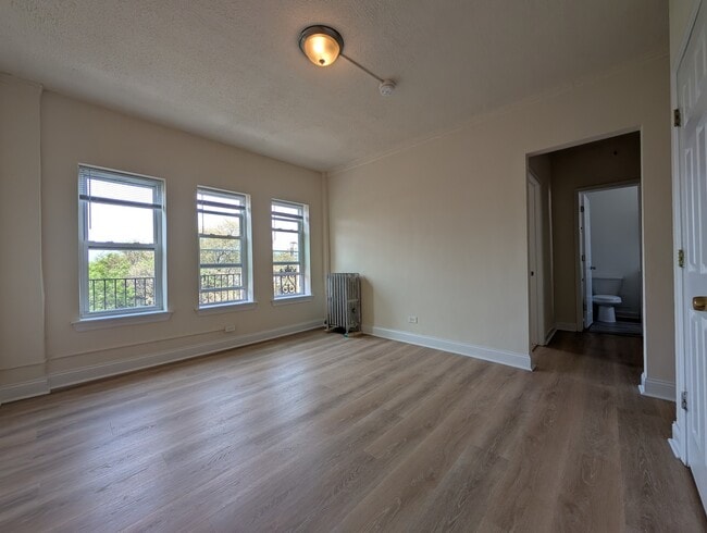 Photo - 5417 N Kenmore Ave