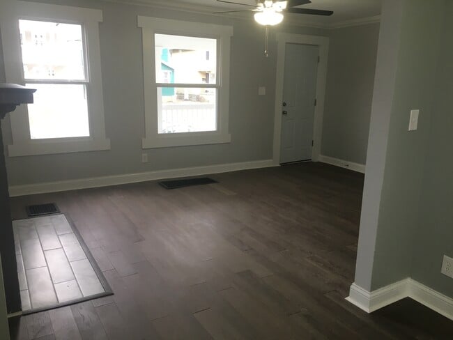 Photo - 1288 Oakwood Ave