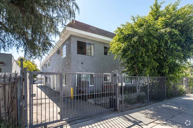 Primary Photo - 14628 Delano