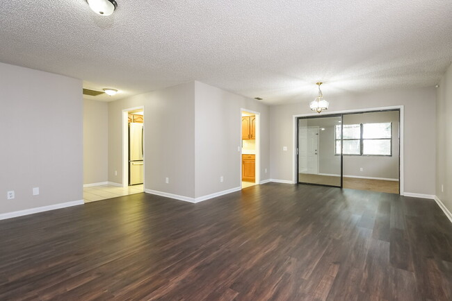 Photo - 104 Lake Daisy Terrace