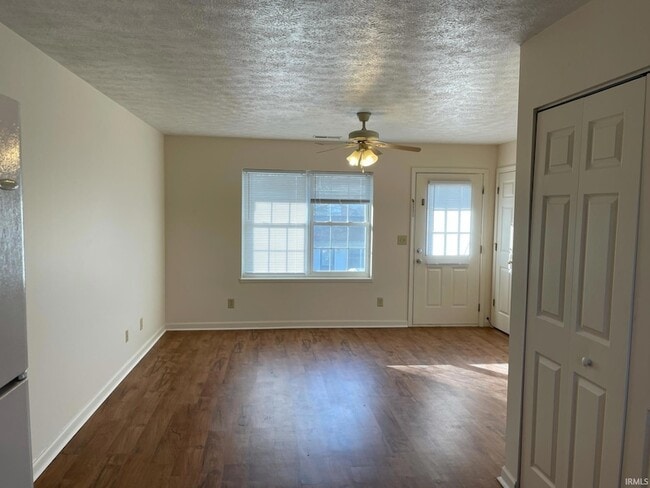 Photo - 5243 Raubs Ln