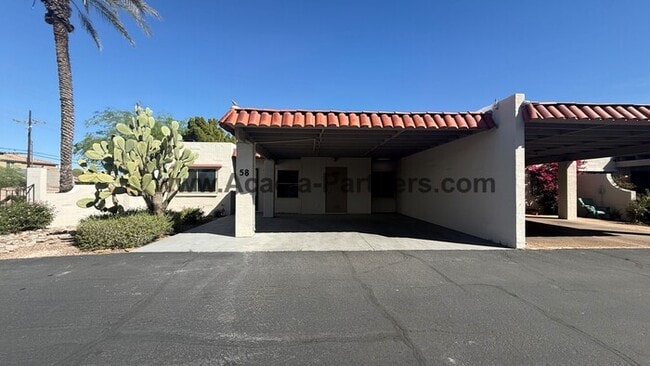 Building Photo - Three bedroom townhome with community pool