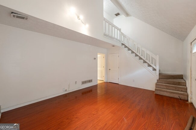 Photo - 134 Timber Creek Ln SW