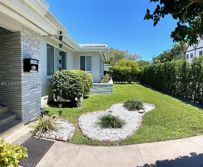 Photo - 411 Alesio Ave