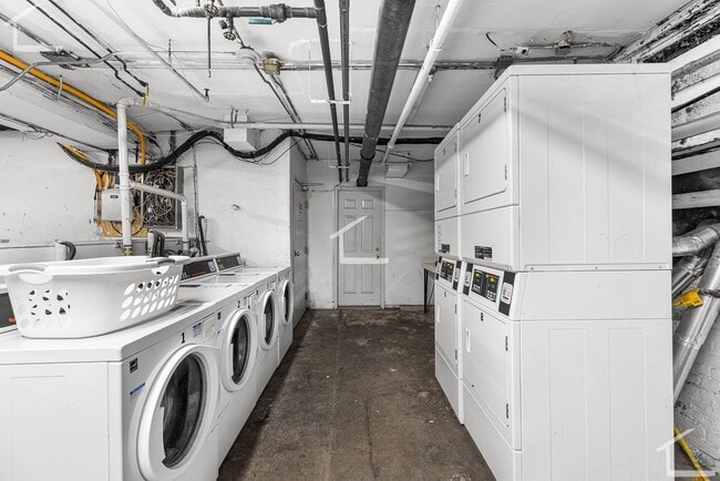 Photo - 3Br/1.5Bth, Great location. Laundry in building