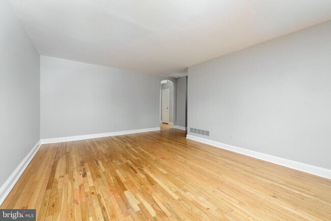 Photo - 500 E Lancaster Ave Unit B 124