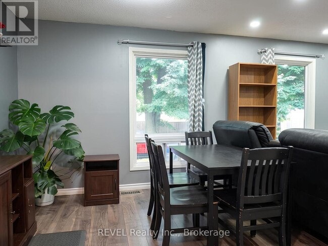 Photo - 62 Elma St