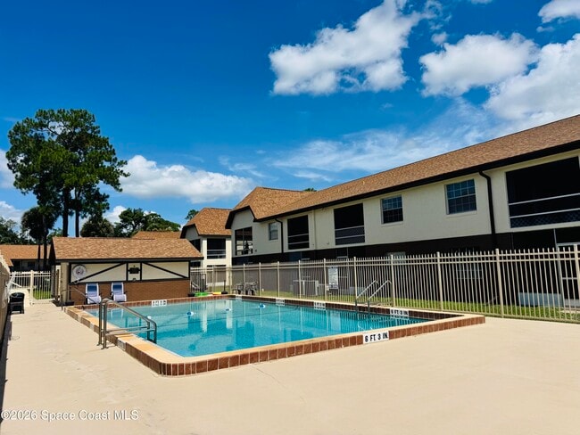 Photo - 3092 Sir Hamilton Cir Unit 4