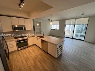 Building Photo - 999 SW 1st Ave Unit 1414 Rental