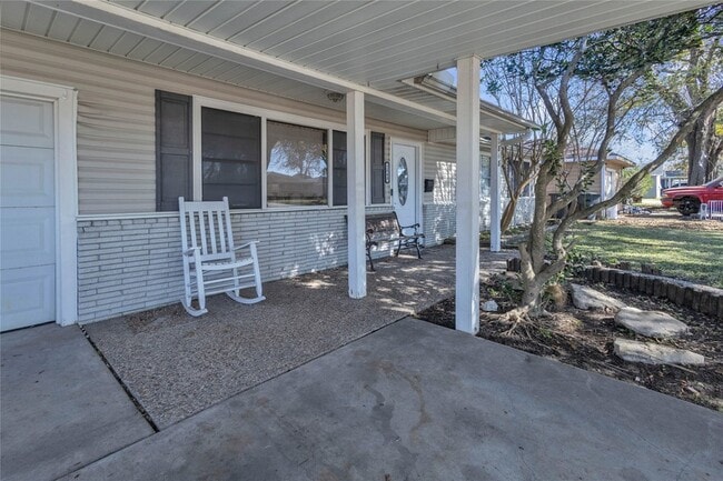 Photo - 2848 Azalea Ave