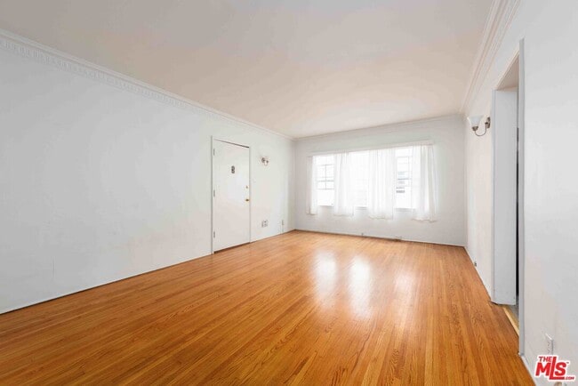 Photo - 413 1/2 N Gardner St