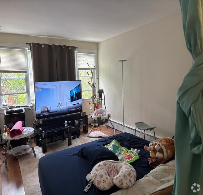 Building Photo - 2636 W Farragut Ave Unit 2W Rental