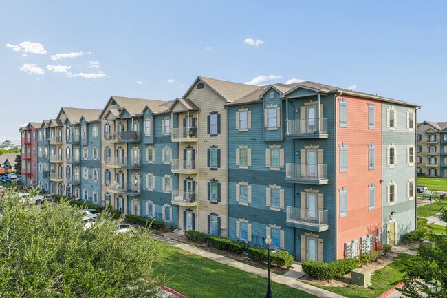 Building Photo - Pepper Tree Manor - 45+ Community