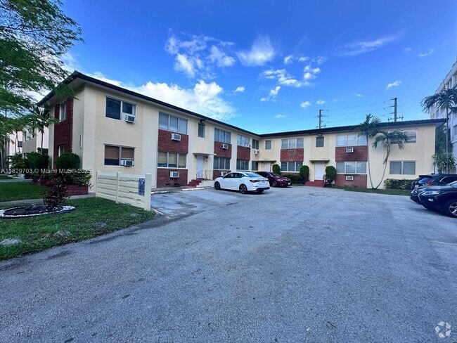 Building Photo - 215 Zamora Ave Unit 9 Rental