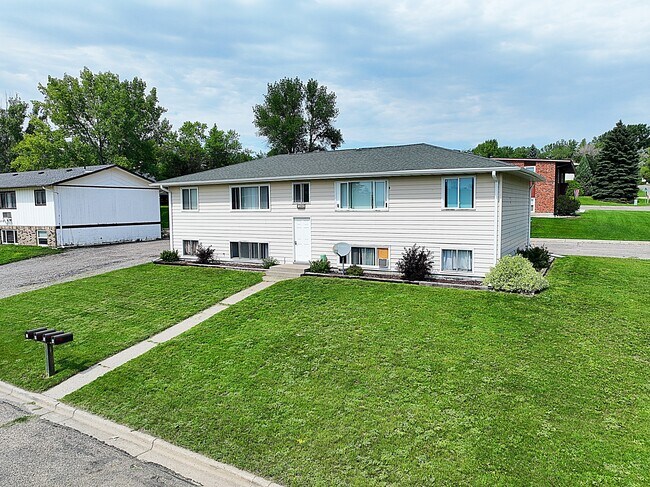 Photo - 1300 14th Ave NW Unit 1