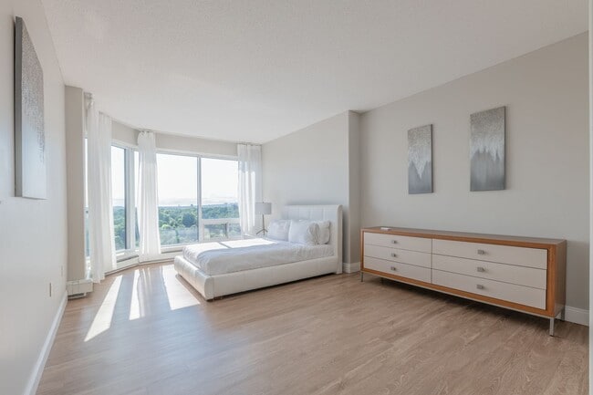 Show Suite Bedroom
