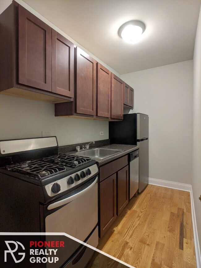 Photo - 813 W Cornelia Ave Unit 817A-108