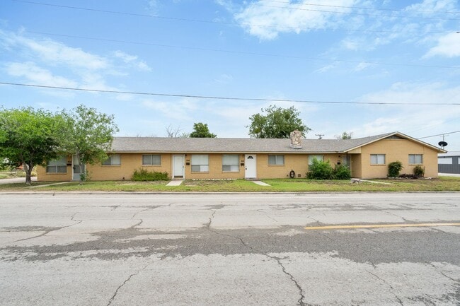 Photo - 704-710 W. 10th St. Unit 708
