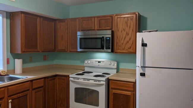 Cocina A - 46824 Flower Dr