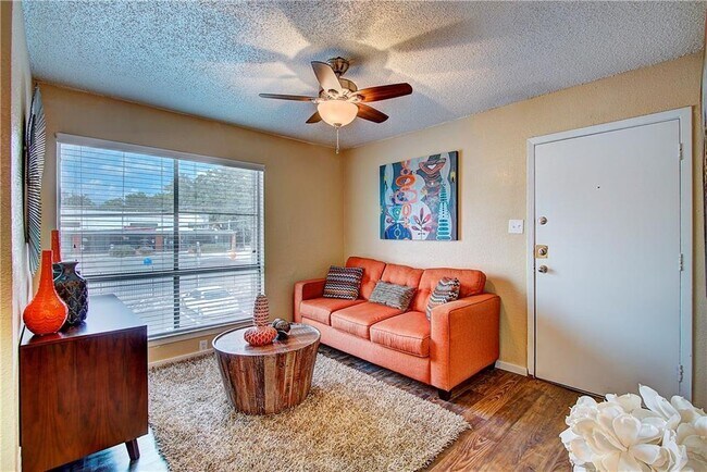Photo - 2401 Manor Rd Unit 112