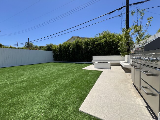 Photo - 1863 Burleson Ave