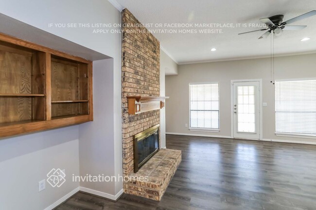 Photo - 203 Bowie St