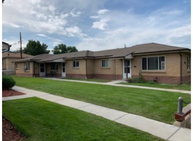 La unidad frontal está disponible - 4603 Otis St