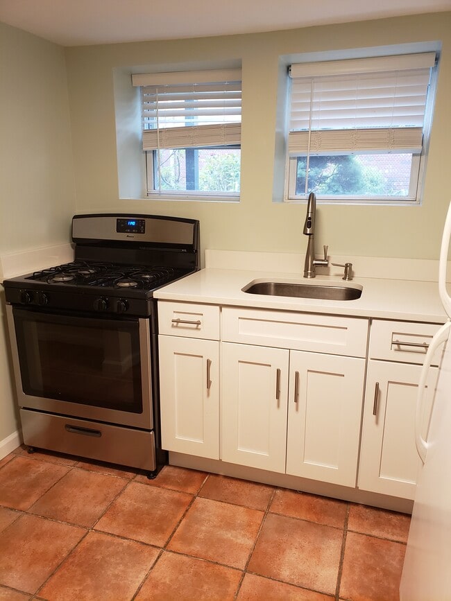 Photo - 219 McElroy Ave Unidad G