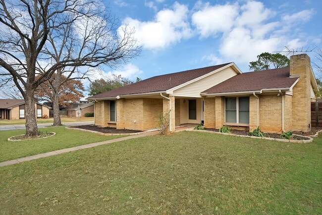 Photo - 1611 Celeste Ct