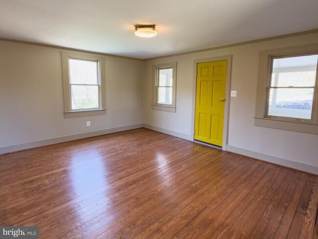 Photo - 37905 Snickersville Turnpike