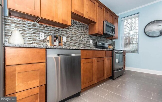 Photo - 2345 Turner St