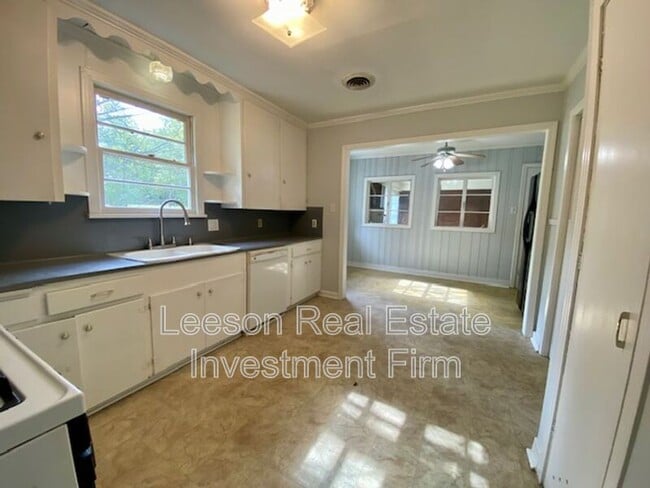 Photo - 1819 Shady Ln